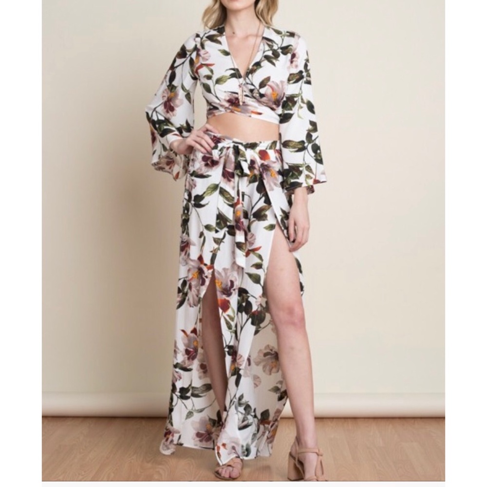 Floral Two Piece Set with Crop Top and Pants